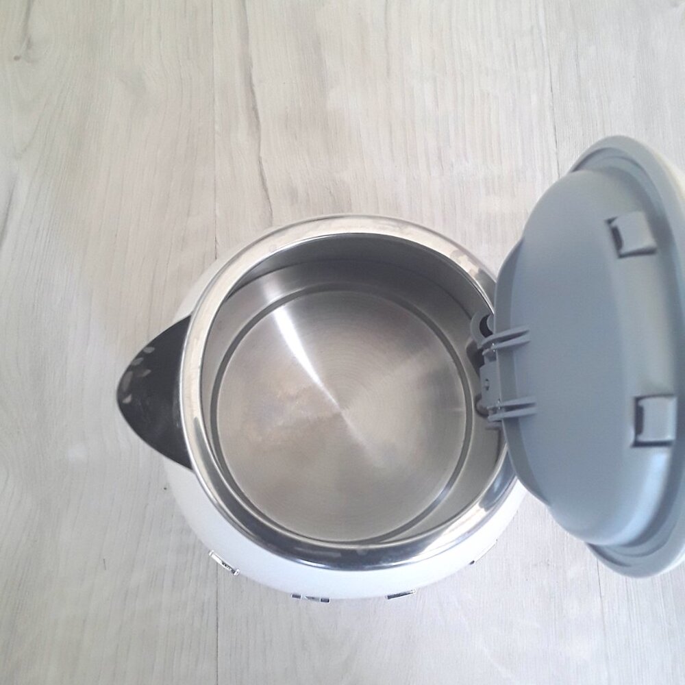 Smeg cream Electric Kettle - Picture 6 of 7